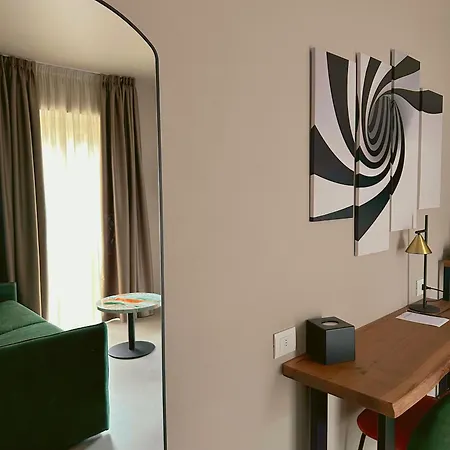 מלון Clementina Boutique