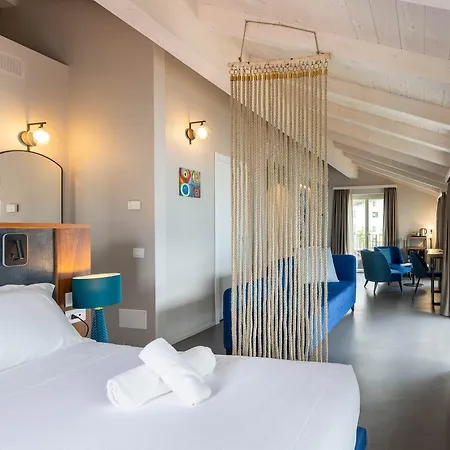 Clementina Boutique 4* Colonno